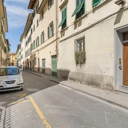 Little Patio Apartman *